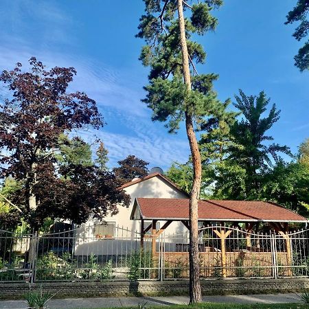 Rose Apartman Balatonlelle Luaran gambar