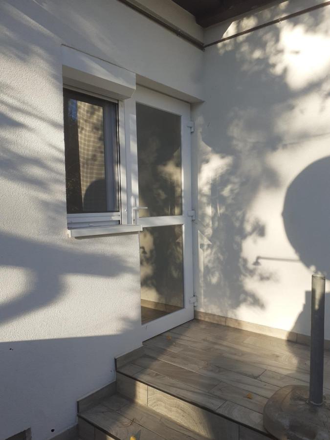 Rose Apartman Balatonlelle Luaran gambar