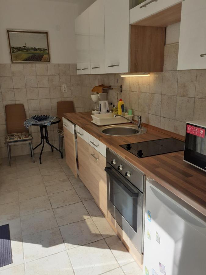 Rose Apartman Balatonlelle Luaran gambar