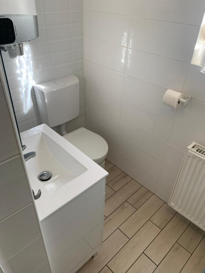 Rose Apartman Balatonlelle Luaran gambar