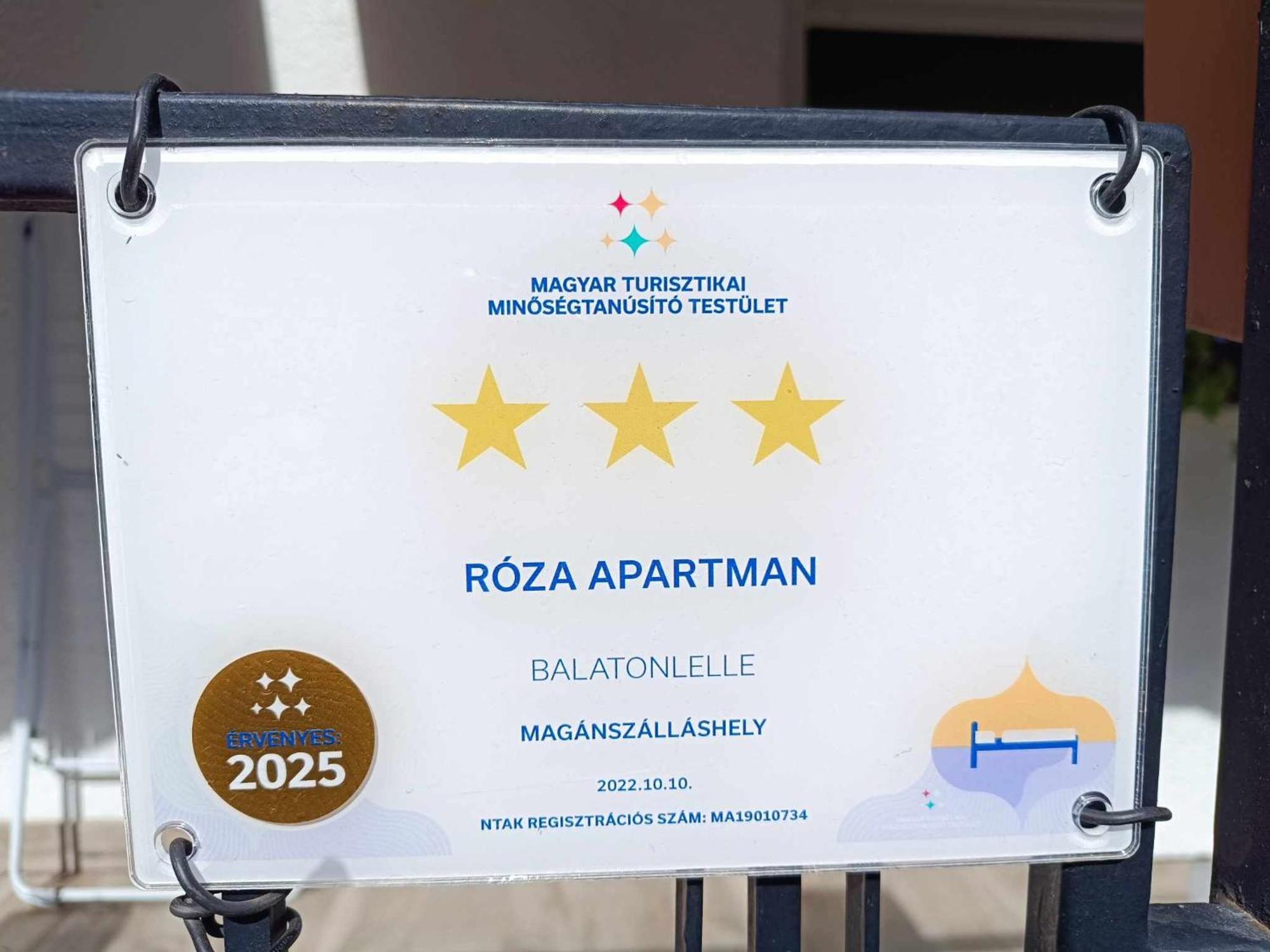 Rose Apartman Balatonlelle Luaran gambar