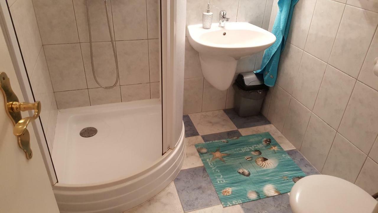Rose Apartman Balatonlelle Luaran gambar