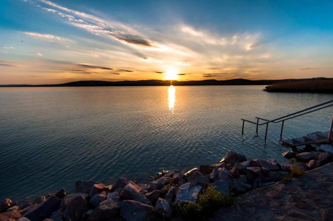 Rose Apartman Balatonlelle Luaran gambar